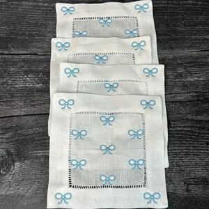 blue bow cocktail napkins set